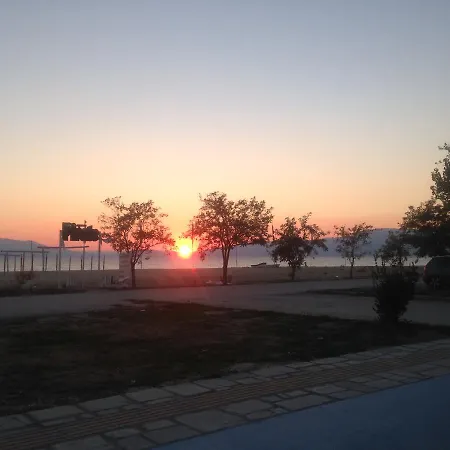 Semesterbostad Famiy &pet Friendly In Nea Vrasna-big Garden& -bbq Walk To Sea # *