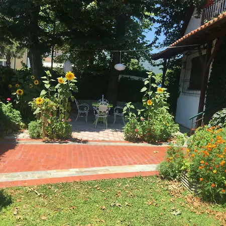 Famiy &pet Friendly In Nea Vrasna-big Garden& -bbq Walk To Sea # * Vrasná
