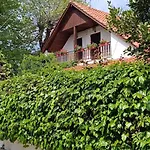 Famiy &pet Friendly In Nea Vrasna-big Garden& -bbq Walk To Sea # Tatil Evi Vrasná