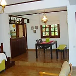 Famiy &pet Friendly In Nea Vrasna-big Garden& -bbq Walk To Sea # Tatil Evi