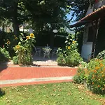 Famiy &pet Friendly In Nea Vrasna-big Garden& -bbq Walk To Sea # * Vrasná