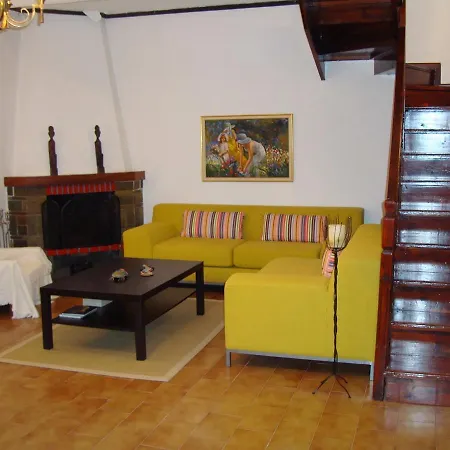 Famiy &pet Friendly In Nea Vrasna-big Garden& -bbq Walk To Sea # Tatil Evi