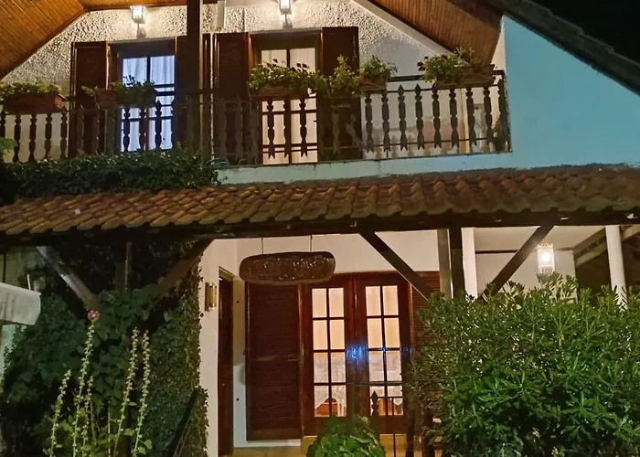 Semesterbostad Famiy &pet Friendly In Nea Vrasna-big Garden& -bbq Walk To Sea #